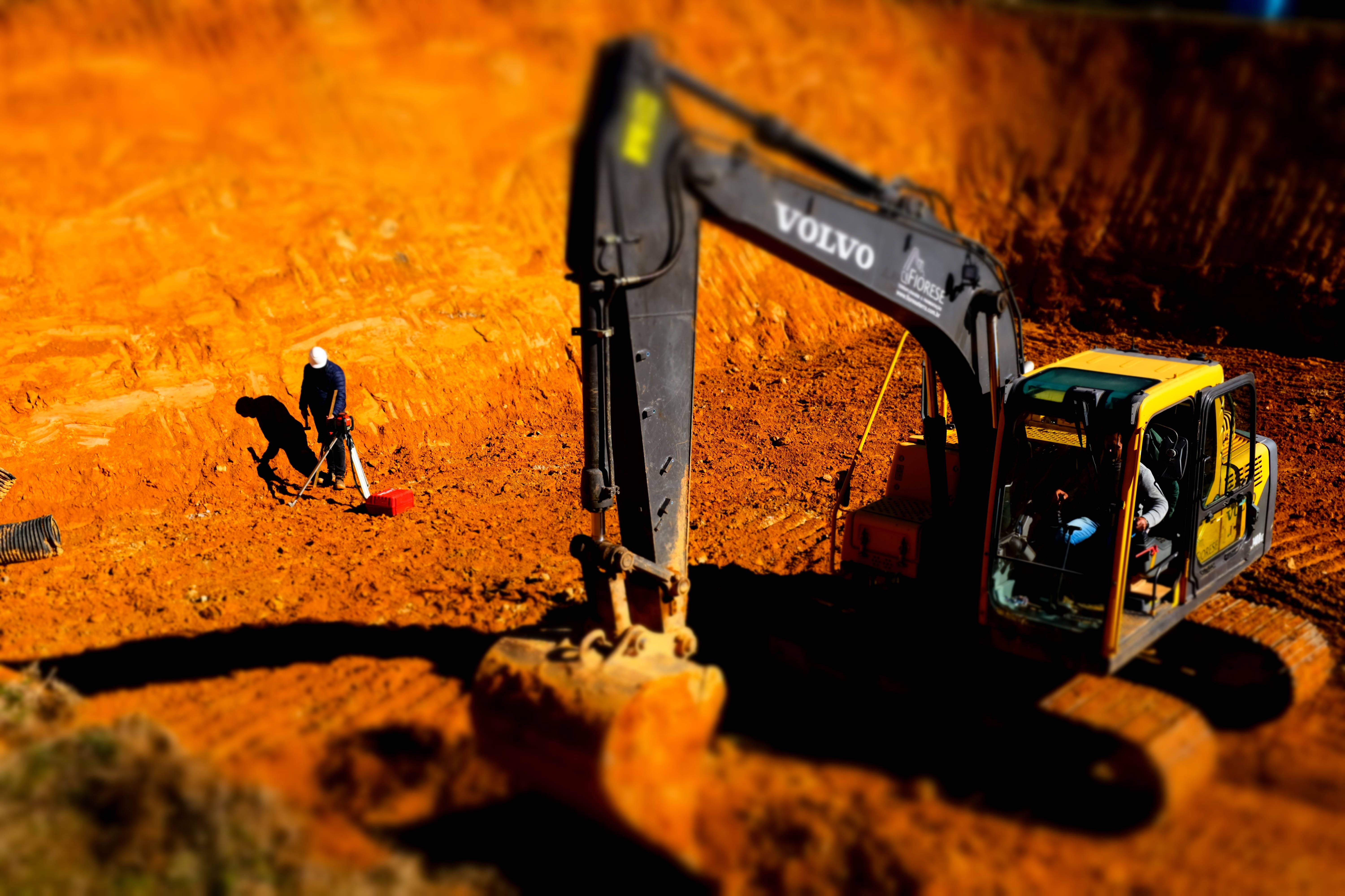 Quais são os desafios da fundação de uma casa com grande área construída?